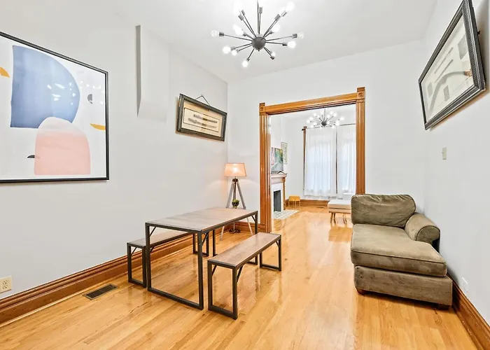 Apartment Lincoln Park Gem
